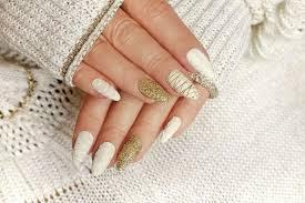 Uñas decoradas color blanco en el día de la boda, ¿no has soñado como será?. Unas Decoradas Navidenas 50 Ideas Para Brillar Esta Navidad