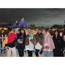 Twice On Instagram Disneyland Twice 1 Kpop Girls Kpop Girl Groups Nayeon