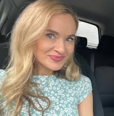 Loving this comfy summer dress from #windsor #summerdress #wavyhair #arcade