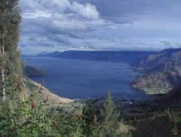Kok empuk amat sih?, tanya tommy ketika tangannya menjamah payudara tantenya. Unsur Intrinsik Cerita Rakyat Danau Toba Berbagai Unsur