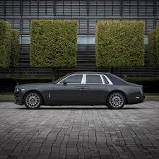 It is offered in two wheelbase lengths. Phantom Extended In Detail