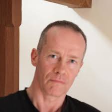 Martin Frobisher: Elizabethan Privateer: James McDermott: 9780300083804:  Amazon.com: Books