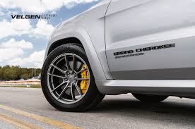 Your 2007 jeep grand cherokee 16 inch aluminum wheels will fit on to the 2000 jeep cherokee sport. Vf5 Gloss Gunmetal Light Weight Series 20inch Autoware