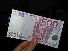 Bancnotele de 500 de euro vor rămâne în circulaţie mai mulţi ani, putând fi utilizate în continuare la plată şi, de asemenea, vor putea fi răscumpărate unii comercianţi nu acceptă la plată bancnota bce a informat că a ţinut cont de temerile că bancnota de 500 de euro, echivalentul a 580 de dolari, „ar. 500 Euro Note Wikipedia