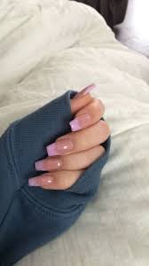 Pon en remojo tus manos para desinfectar las uñas o pasa un algodón con alcohol de manera el esmalte semipermanente dura tanto por como se une a las uñas y por esa capa anti absorbente que crea impidiendo que esta se rompa. 230 Ideas De Diseno De Unas Tumblr En 2021 Manicura De Unas Unas De Gel Bonitas Unas Postizas De Gel