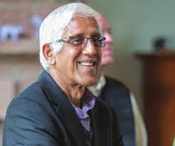 Julianne Guy's Instagram, Twitter & Facebook