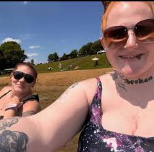 Can a Magic Band be used with a separate Disney account?