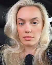 Jacqueline Devine's Instagram, Twitter & Facebook