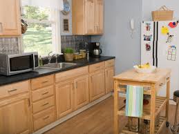 oak kitchen cabinets: pictures, options