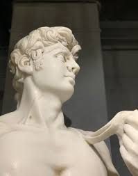 Антикварная статуя Давида