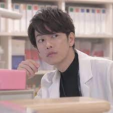 なぁぁ on instagram お久しぶりの天堂先生 この顔好きー 恋はつづくよどこまでも 恋つづ 佐藤健 恋つづありがとう たける繋ぐ 顔 先生 佐藤健