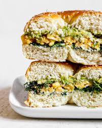 The Daily Saby Sabrine On Instagram Avocado Bagel Le Truc Tout Simple Mais Healthy Et Bien Gourmand Bagel Aux Sesames Regentspark Food Oeuf Brou I 2020