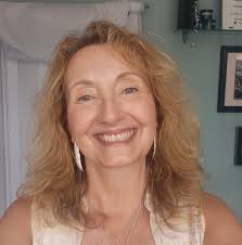 Me not fixing my hair today because I have a hair appointment!! 🙌🏻 Happy  October!