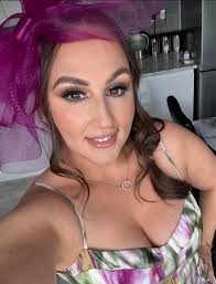 Danielle Hirst Makeup