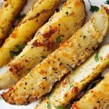 La Recette Des Meilleures Patates Grecques Maison Recipe Parmesan Potatoes Garlic Parmesan Potatoes Parmesan Potato Wedges