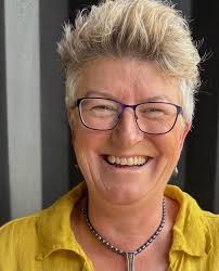 ACM CEO Helen White (Centre) with NSW Conference Planning Committees Nicole  Greig (Left) and Katie Farrell (Right). Thank you to the planning committee  for a great 2 days in Kiama 💜🌊✨ #ACMNSW24 #acm