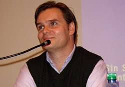 Amaro Gómez-Pablos explicó el rol de los medios durante la guerra