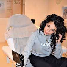 Ze is 35 (in 2021). Anna Nooshin Is Bijna Haarvrij Change Laserclinic
