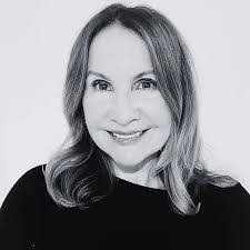 Karin Francis's Instagram, Twitter & Facebook