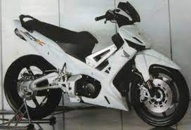 Striping khas pada bodi motor akan membuat tampilannya lebih artistik. Galeri Foto Modifikasi Supra X 125 Semua Aliran Modifikasi Oto Site