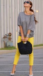 Como Usar Tus Jeans De Colores Esta Primavera Mujer De 10 Jeans De Colores Ropa De Moda Mujer Pantalon Amarillo Mujer