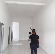 Masuk2 jer pintu rumah dah nampak dah meja makan.kuikuikui. Wanita Ini Buktikan Ruang Tamu A B Building Maintenance Facebook