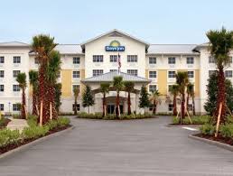 And Now Aarp Members Save Up To 20 On The Best Available Rate At Participating Days Inn Hotels Hotel Aarp Travel Coast Hotels