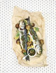 Comment Faire Un Poisson En Papillote Elle A Table En 2020 Poisson En Papillote Bar En Papillote Cuisson Poisson