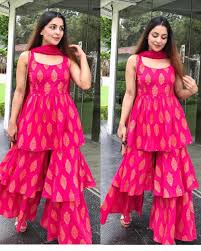 Top 9 Dussehra Outfits Inspirations That Are Trending In 2019 Kurti Designs Party Wear Sharara Designs Dress Indian Style