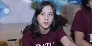 Two blue stripes) adalah sebuah film drama remaja indonesia tahun 2019 yang disutradarai oleh gina s. Ini Yang Akan Dilakukan Zara Setelah Lulus Dari Jkt48 Kira Kira Apa Ya Kapanlagi Com