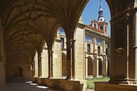 Nov 12, 2019 · el monasterio de san zoilo de carrión de los condes, hoy transformado en hotel, es uno de los ejemplos más iluminados de los cambios de estilo a los que ha obligado el paso de los siglos. Monasterio De Yuso Lugar De Interes La Rioja Turismo