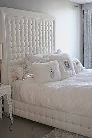 4093 White Velvet Tufted Bed With Crystals Home Decor Bedroom White Tufted Bed Tufted Bed