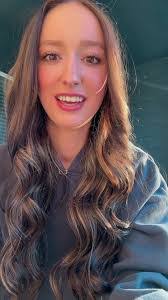 Elise Shirley's Instagram, Twitter & Facebook