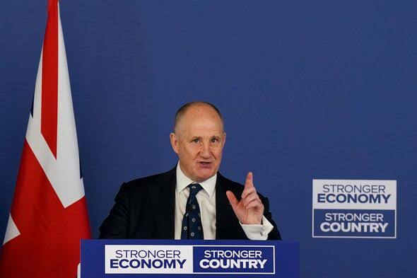 Keir Starmer hammered after England flag snub with 2-word insult | UK |  News | Express.co.uk