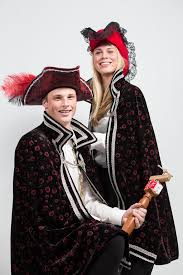 King Rick En Admiraal Milou Voorop In Polonaise Bij Deurningse Dwarsliggers Dinkelland Tubantia Nl Rutger heeft 3 functies op zijn of haar profiel. king rick en admiraal milou voorop in