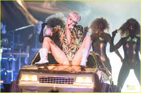 Miley cyrus giving blowjob