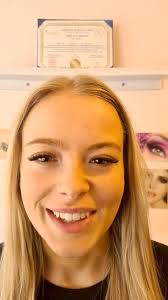 Ett vackert ansikte, ett...