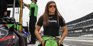 Patrick won the daytona 500 pole sunday, becoming the first woman to secure the top spot for any race in nascar's premier doesn't matter how many do it after you do, accomplish that same goal. Danica Patrick Das Leben Nach Nascar Und Indycar