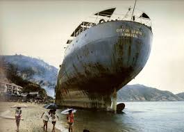 Le Cargo City Of Lobito Sur La Plage De Cheungchau Le Cargo Navire Plage