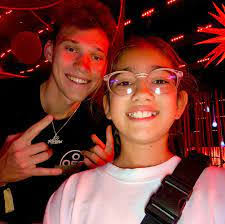 Victoria Armas's Instagram, Twitter & Facebook