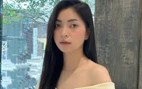 Nhật Lê lộ ảnh, ngầm xác nhận đã có em bé, chồng thường xuyên đăng tâm sự  nặng lòng