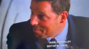 I rewatch this episode over and over just to see the way Alex laughed!  🤣🤣🤣 I miss him so much! 🥹