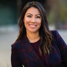 Ursula Wing's Instagram, Twitter & Facebook