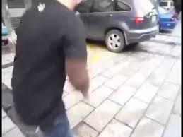 Pintu yang terkunci dan kuncinya tertinggal di dalam, membuatmu tidak bisa membuka pintu mobil. Cara Nk Buka Pintu Kereta Tanpe Gune Kunci Youtube