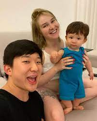 Pyong lee é exposto pela tv record que exibiu trecho onde ele aparece na cama com outra mulher. Depois De Traicao Sammy Lee Anuncia Fim Do Casamento Com Pyong Lee Jornal O Sao Goncalo On Line