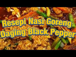 Gaul rata, kemudian masukkan daging yang telah digoreng tadi, sos tiram dan kicap pekat. Resepi Nasi Goreng Daging Merah Thai
