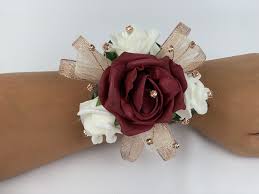 ： dried/ artificial flowers ， subtype: Artificial Wedding Prom Wrist Corsage Rose Gold Beautiful Bouquets