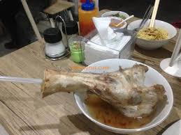 Sop tulang sumsum menjadi salah satu makanan favorit banyak orang di indonesia. Menikmati Santapan Serba Sum Sum Yang Lezat Di De Sum Sum
