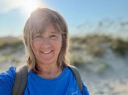 Oak Island Octopus posed so nicely for this photo! He/she turned right  towards me, paused and looked up. Thank you!!! 🐙🧡 📸 Seeing this little  guy absolutely made my day and I