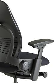 The steelcase leap is ideal for those looking for an ergonomic office chair around a $1k budget. Leap Steel Case V1 With Black Base Red Fabric Amazon De Home Kitchen